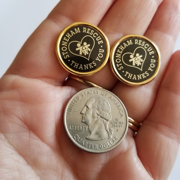 Relisted - Two Stoneham Rescue Thanks You lapel pins brooch gold tone metal - Picture 5 of 8